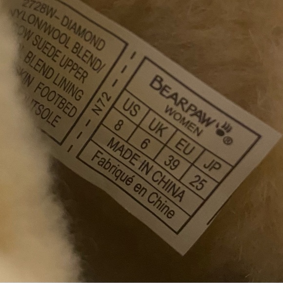 Women’s BearPaw Diamond Wool Boots - Picture 4 of 5